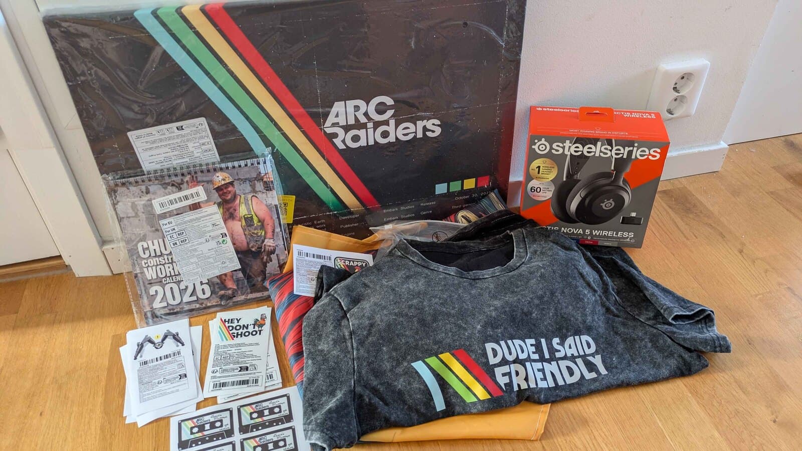 Vinsterna i ARC Raiders-giveawayen: affisch, headset, t-shirt, dekaler och kalender